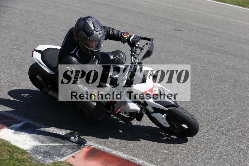 /Archiv-2024/56 10.08.2024 Plüss Moto Sport ADR/Freies Fahren/007